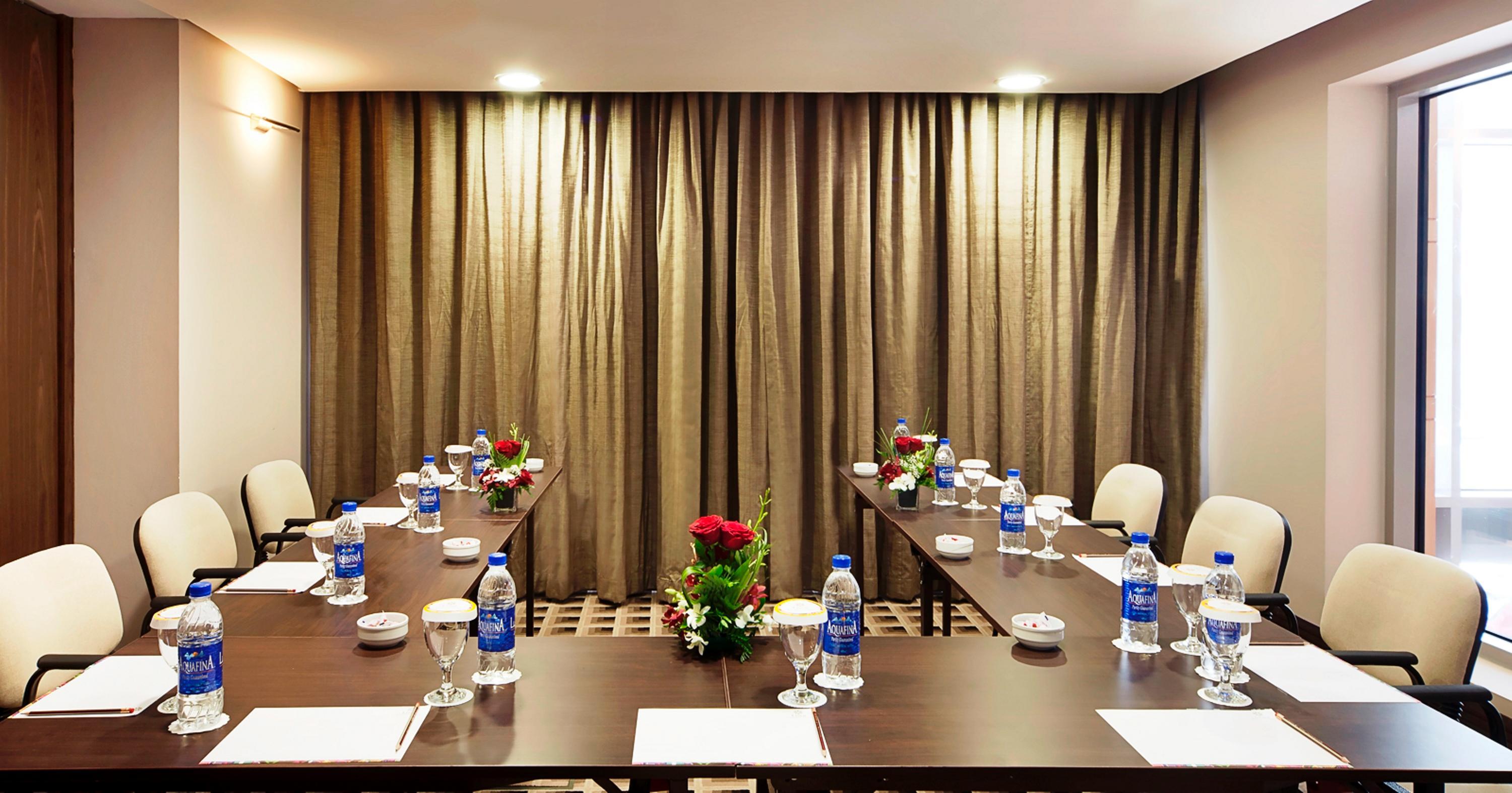 Oaks Liwa Executive Suites Abu Dhabi Esterno foto